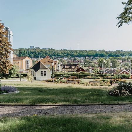 Slottsparken Motel ฮุสค์วาร์นา ภายนอก รูปภาพ
