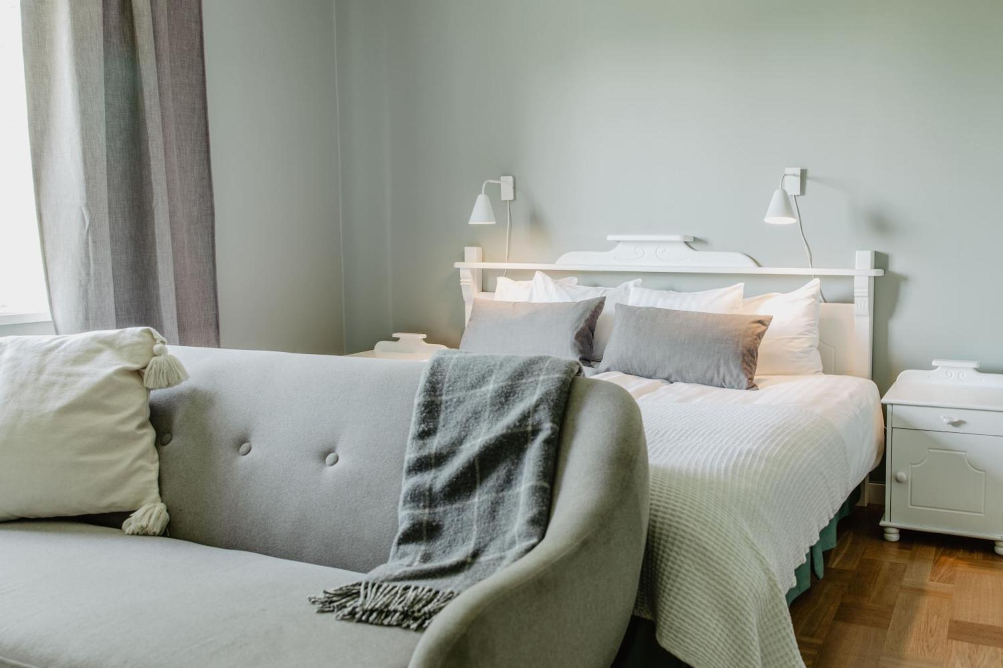 Slottsparken Motel ฮุสค์วาร์นา ภายนอก รูปภาพ