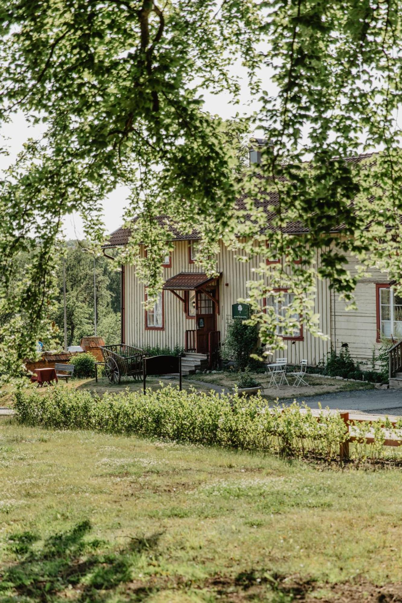 Slottsparken Motel ฮุสค์วาร์นา ภายนอก รูปภาพ